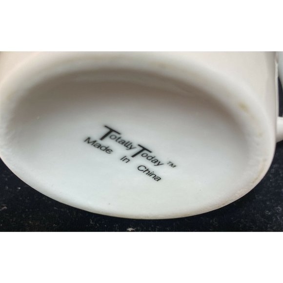 Set of 2 TOTALLY TODAY coffee cups white lattice print. Ex con'd replacement - Picture 3 of 4